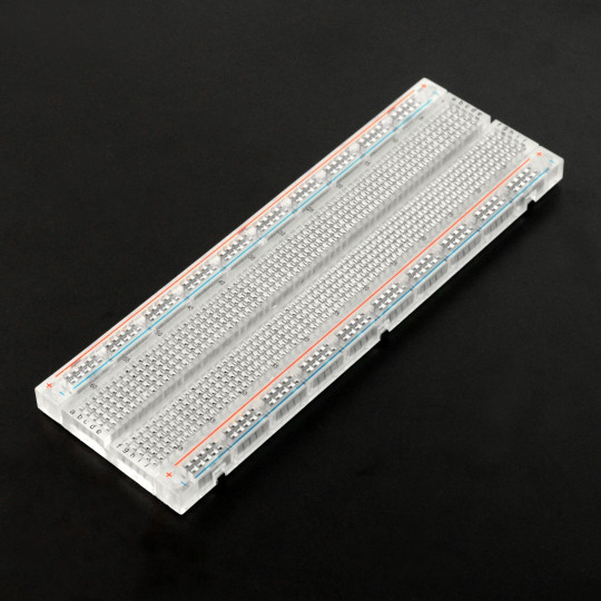 Прозора макетна плата на 830 отворів