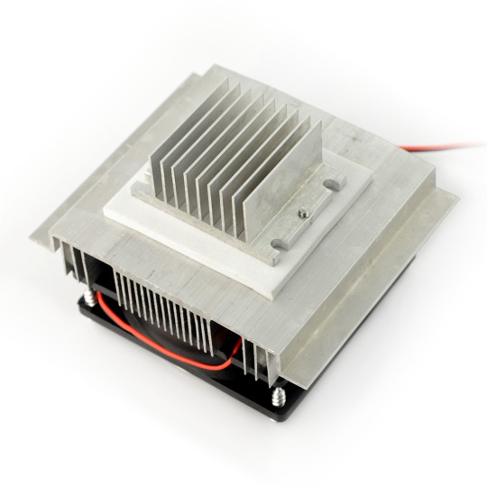 Радіатор з 92-мм вентилятором для 40-мм елемента Пельтьє