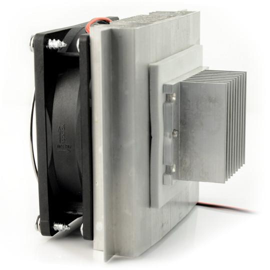 Радіатор з 92-мм вентилятором для 40-мм елемента Пельтьє