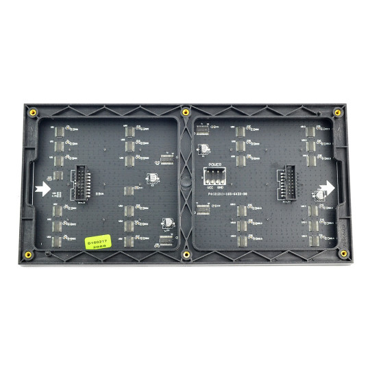 Матрица 64x32 — 2048 RGB-светодиодов — с возможностью индивидуальной адресации.