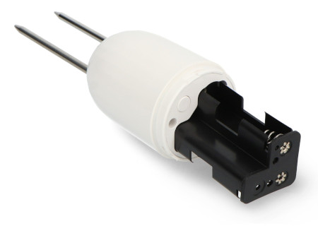 Specyfikacja techniczna czujnika Protokół komunikacyjny: WiFi 2,4 GHz Zakres pomiaru temperatury: od -5°C do 60°C Dokładność temperatury: ±1°C Zakres pomiaru wilgotności: od 0% RH do 100% RH Dokładność wilgotności: ±3% (od 0% do 50%), ±5% (od 50% do 100%) Zasięg transmisji: do 30 m w otwartej przestrzeni Wodoodporność: IP67 Zasilanie: 3x bateria AA 1,5 V (brak w zestawie) Pobór prądu w spoczynku: <15 μA Wymiary: 180 x 48 mm, sondy: 60 mm Masa: 80 g Zawartość zestawu 1x Zewnętrzny czujnik temperatury i wilgotności gleby WiFi WTHSG1